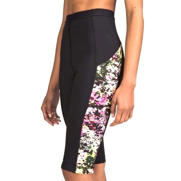 NWT Lululemon High-Rise Paddle  Crop Length Black Blossom Pink Multi Size 6 - Picture 1 of 16